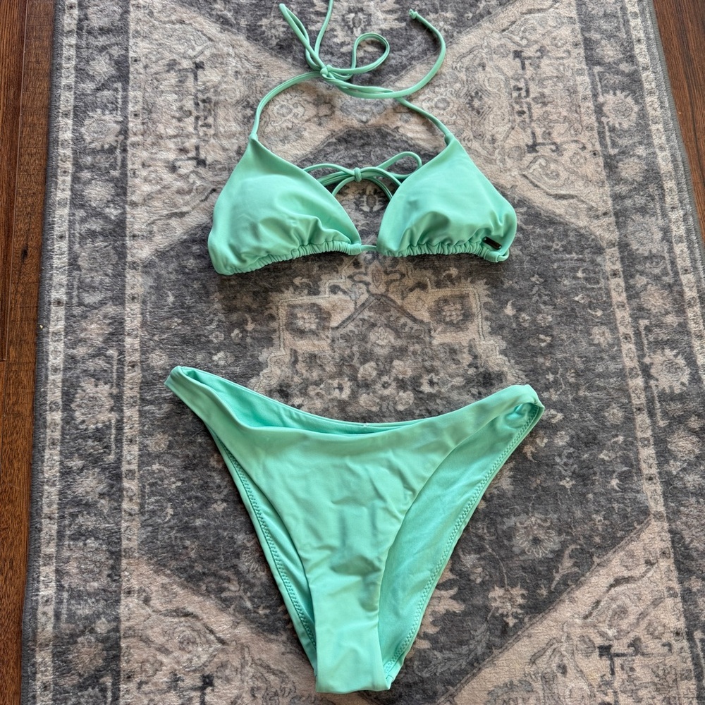 O’Neill Saltwater Solids Bikini Set XS Holiday Color NWOT